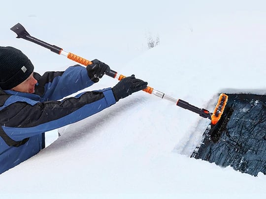 AstroAI 131.58-158.5cm スノーブラシ 車 除雪ブラシ 雪かき 6 in 1 多